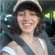 Soy estudiante del grado en química y psicología. Llevo dando muchas años clases tanto de apoyo escolar como preparación de EBAU.